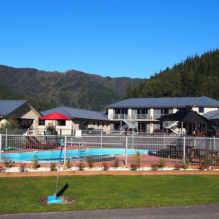 Linkwater Motel And Backpackers Exterior photo
